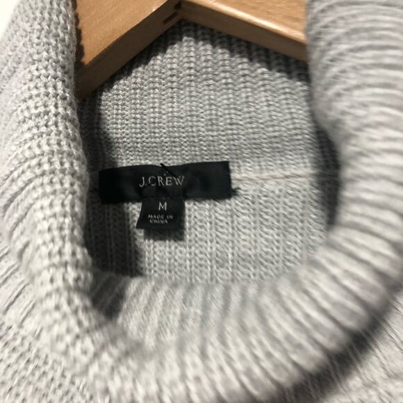 J Crew Women's Ribbed Cashmere Blend Relaxed Turtleneck Sweater Size M - Picture 2 of 6